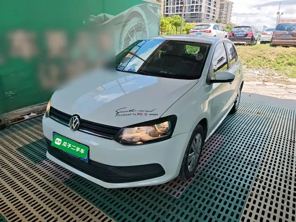 VOLKSWAGEN POLO 2016