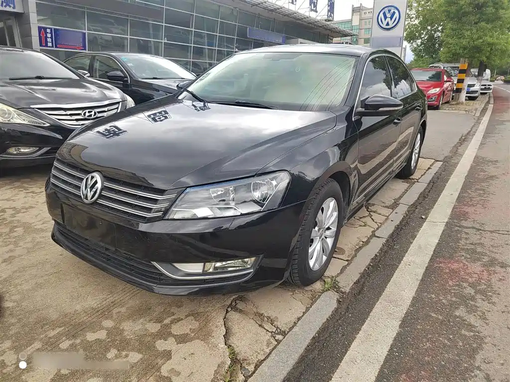 VOLKSWAGEN PASSAT 2014