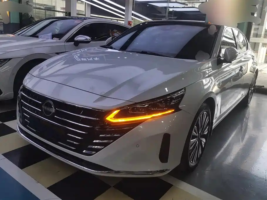 NISSAN TEANA 2022