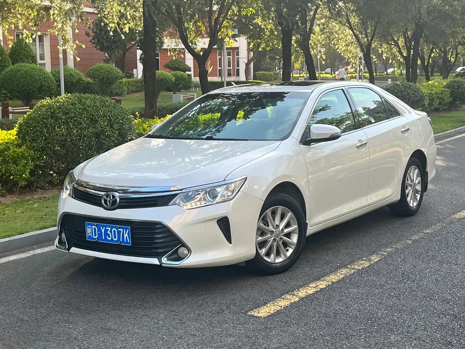 TOYOTA CAMRY 2016
