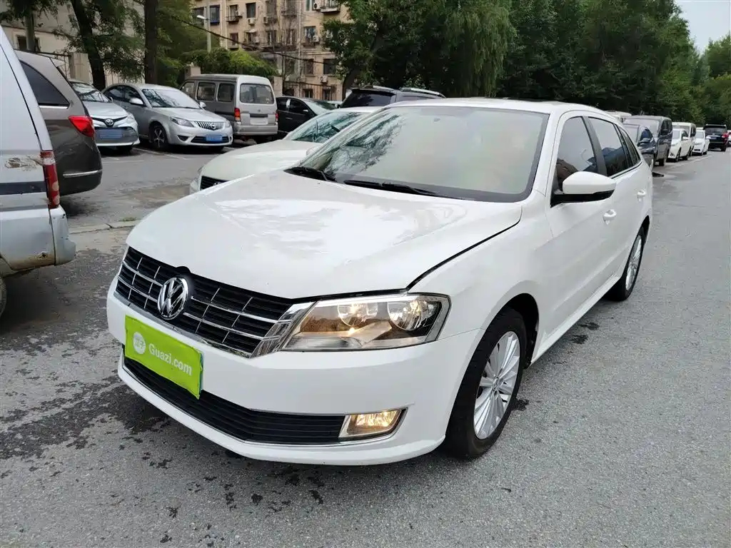 VOLKSWAGEN LAVIDA 2013