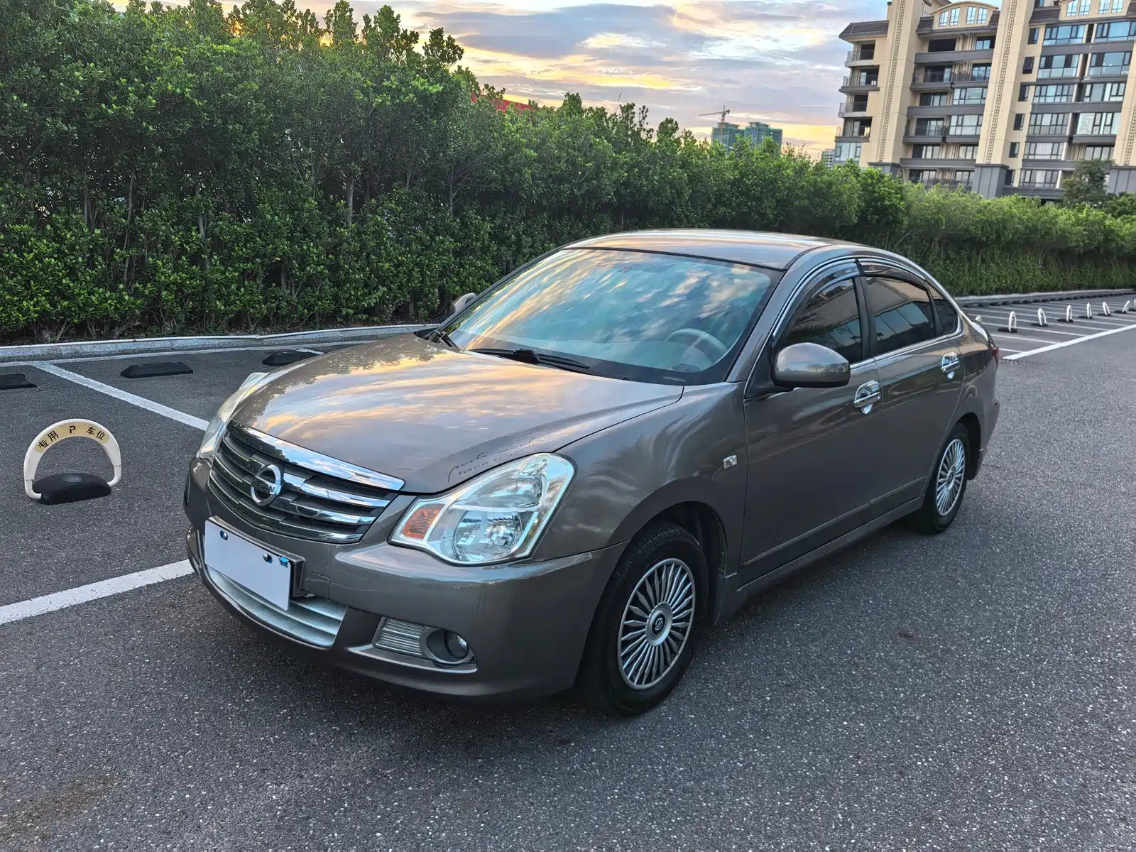NISSAN SYLPHY 2012