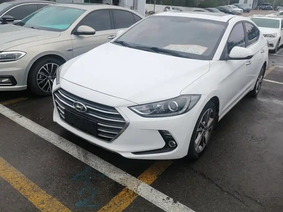 HYUNDAI ELANTRA 2016
