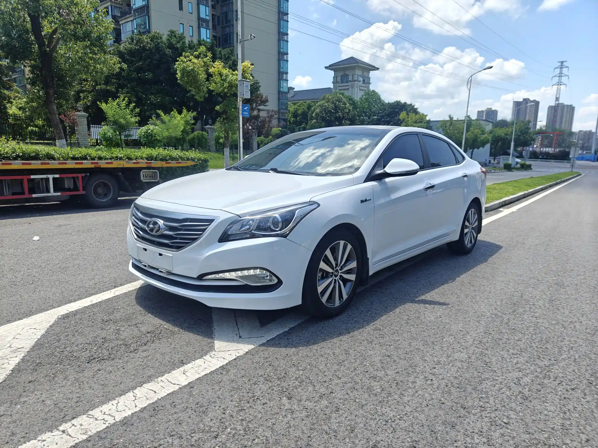 HYUNDAI MISTRA 2016