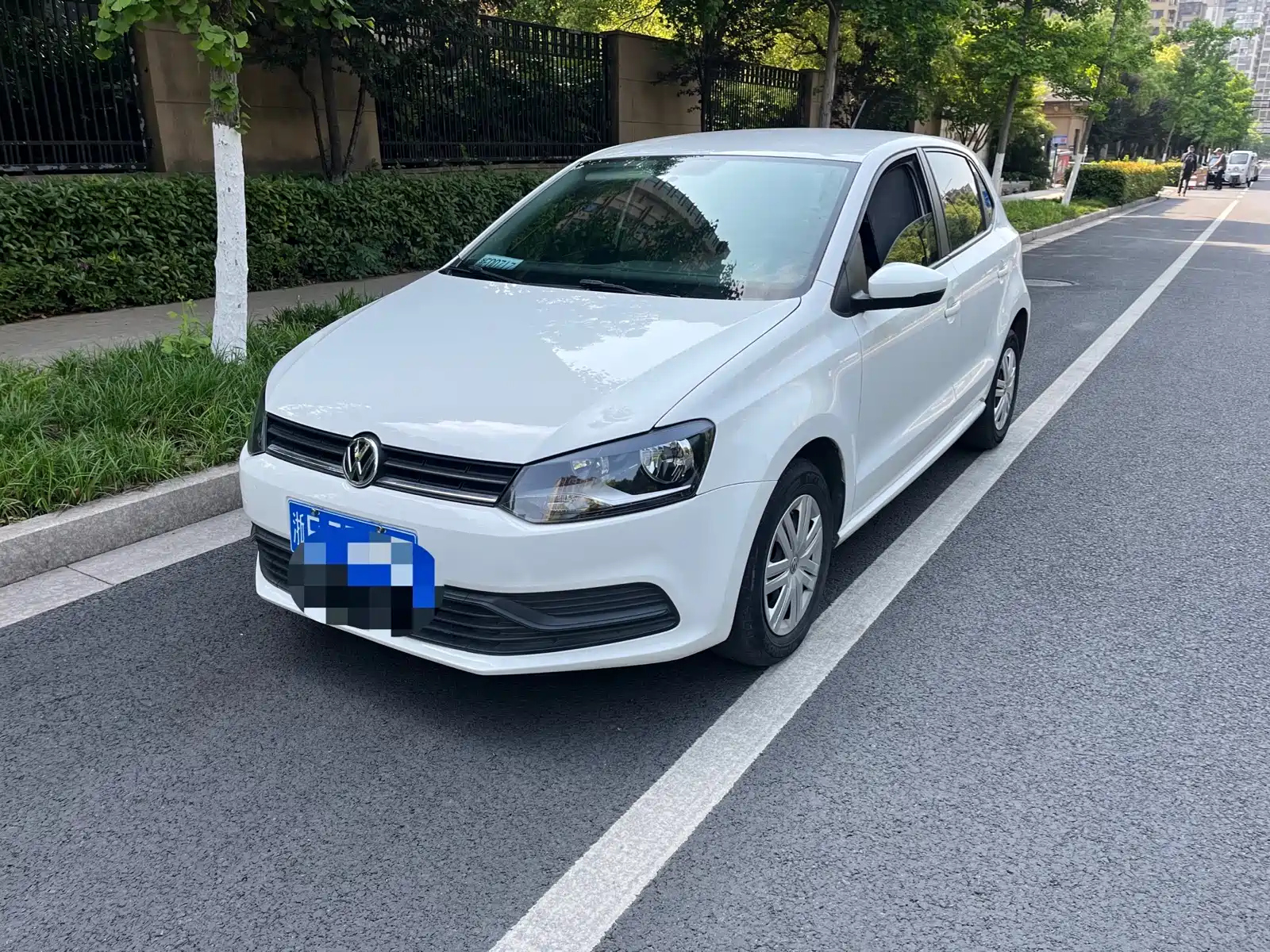 VOLKSWAGEN POLO 2016