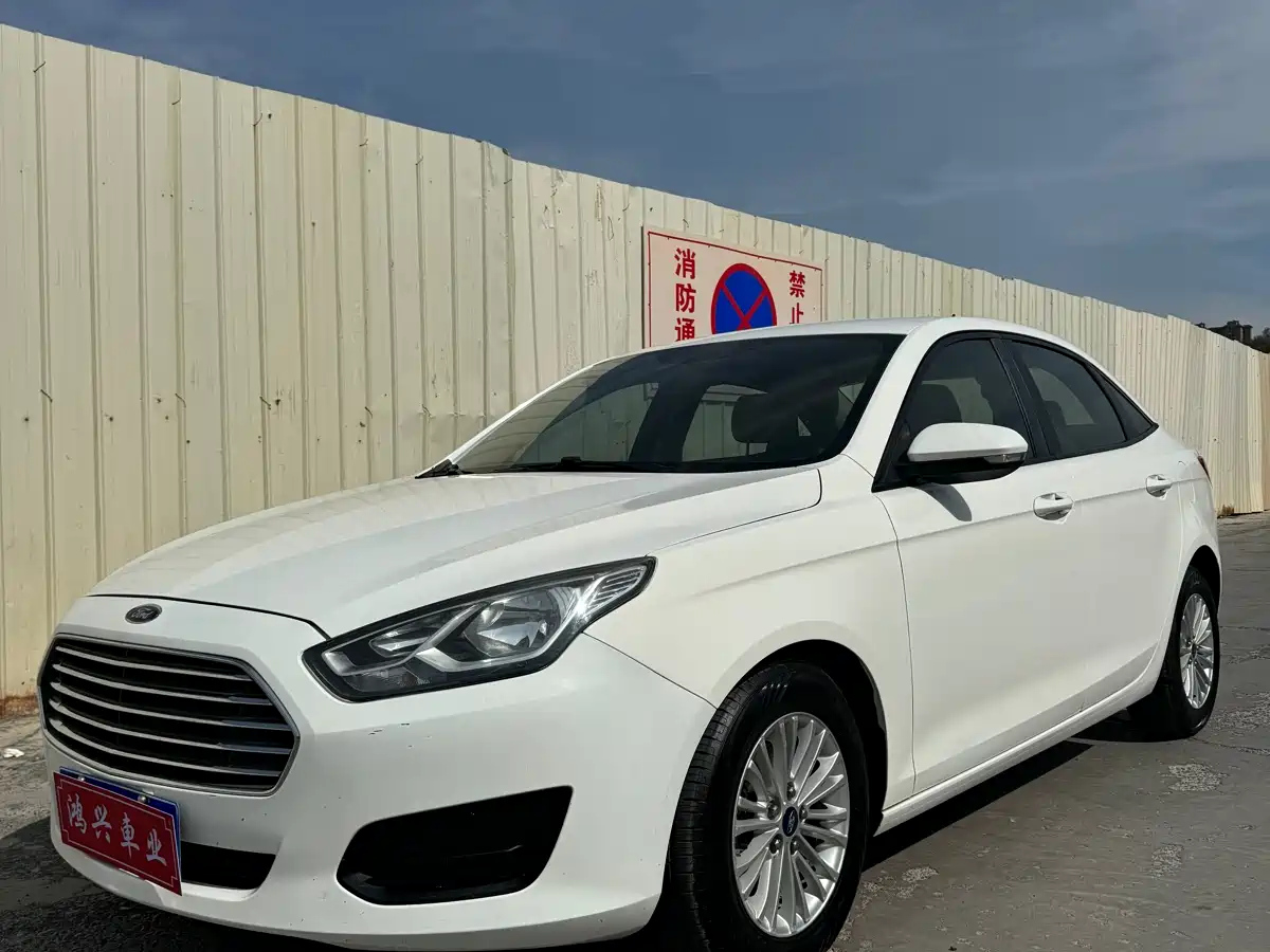 FORD ESCORT 2017