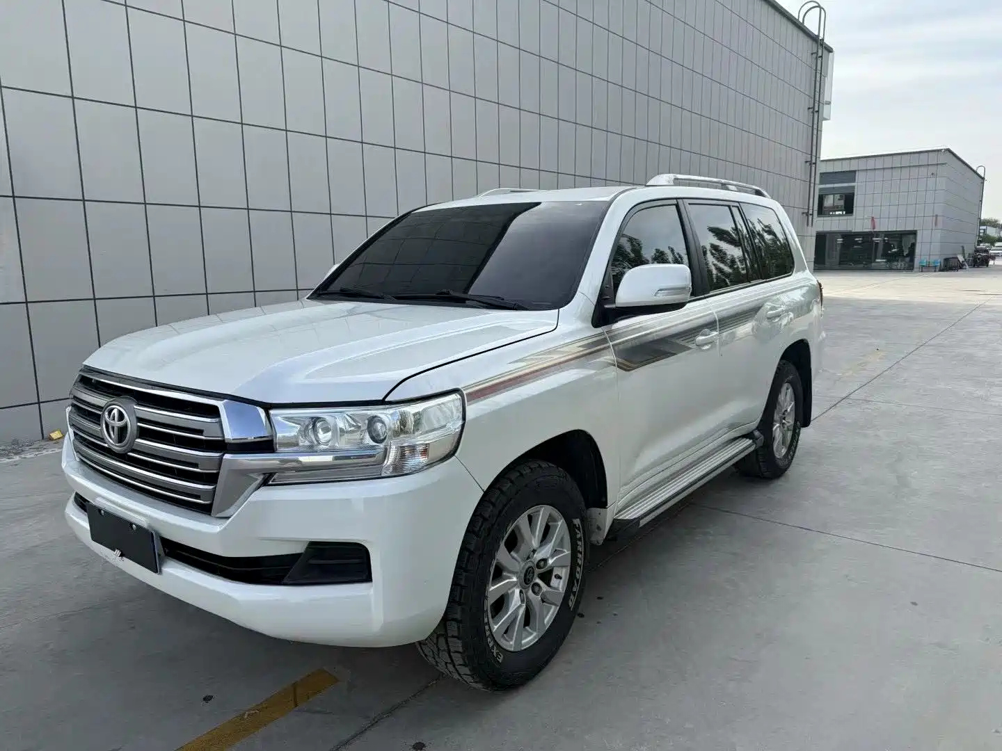 TOYOTA LAND CRUISER IMPORT