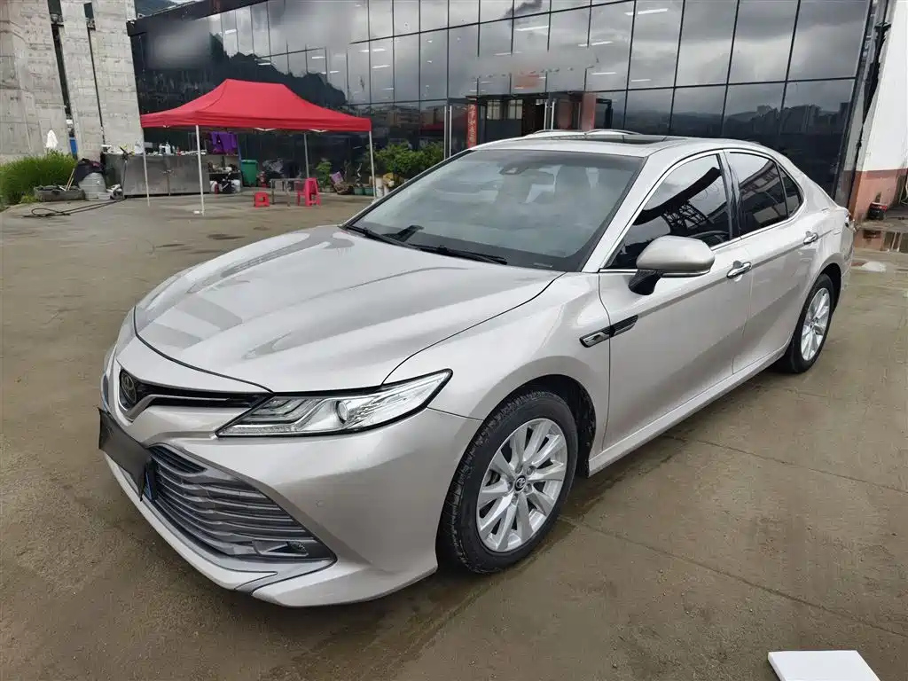 TOYOTA CAMRY 2018