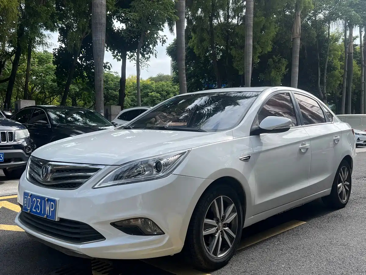 CHANGAN EADO 2015
