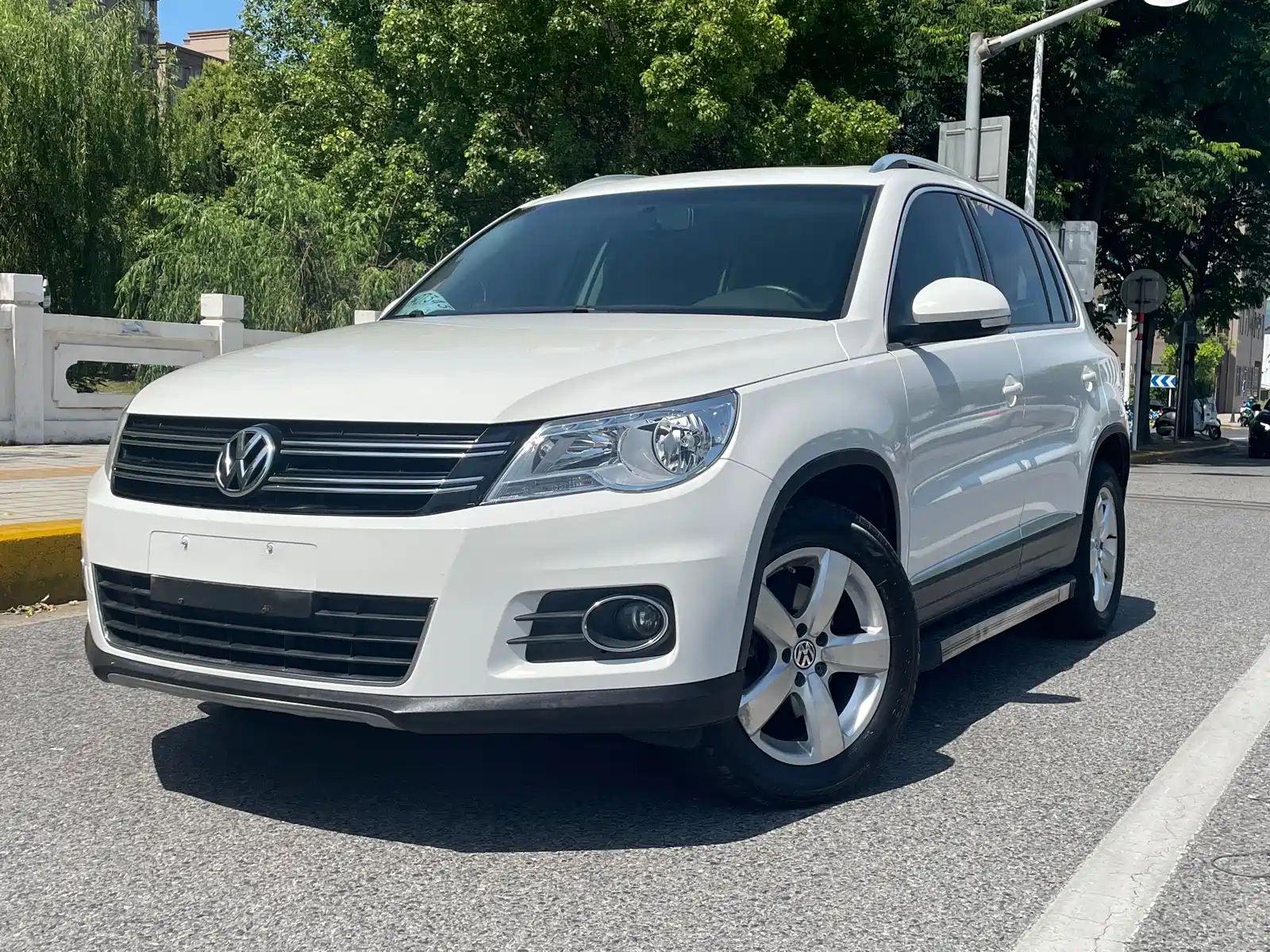 VOLKSWAGEN TIGUAN 2012