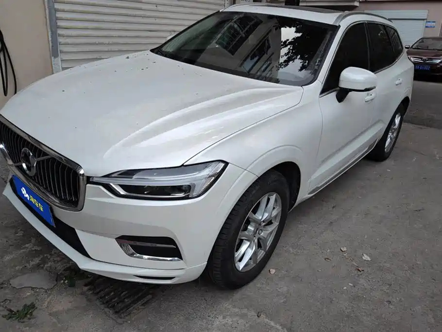 VOLVO XC60 2020