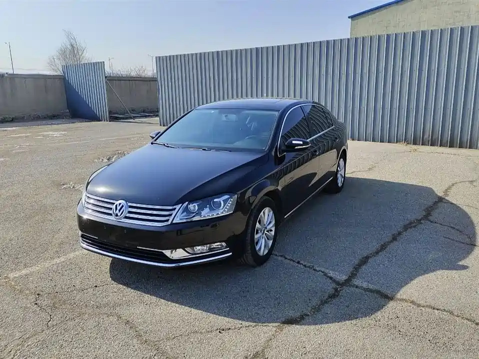 VOLKSWAGEN MAGOTAN 2015