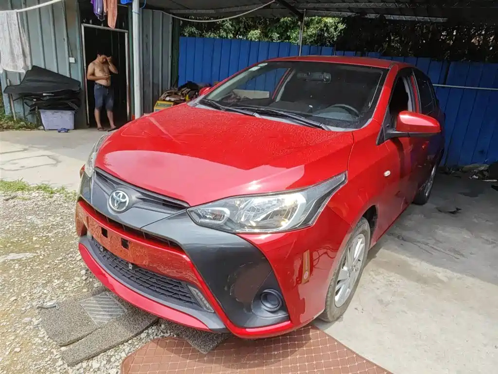 TOYOTA YARIS L DAZZLING