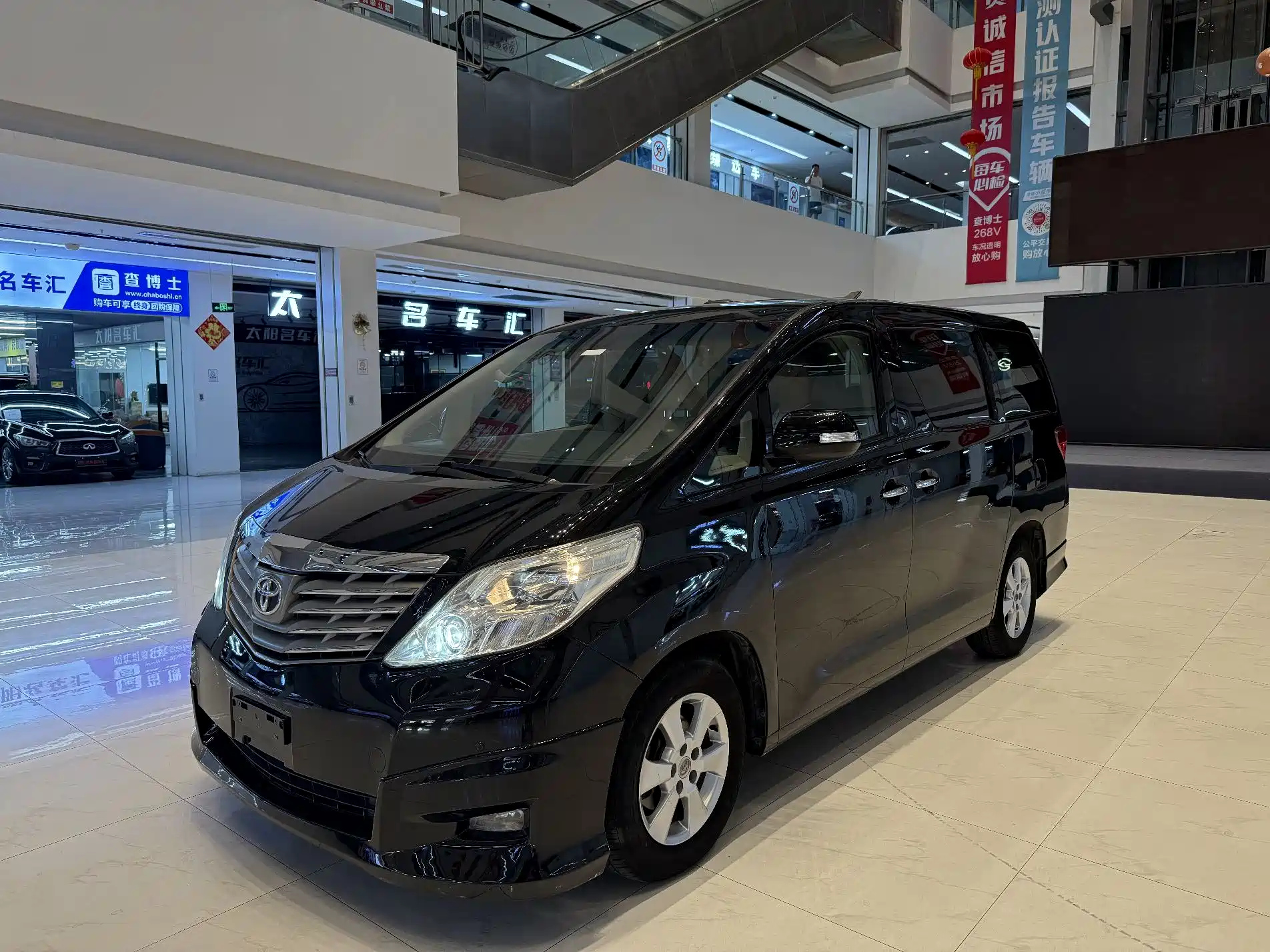 TOYOTA ALPHARD 2012