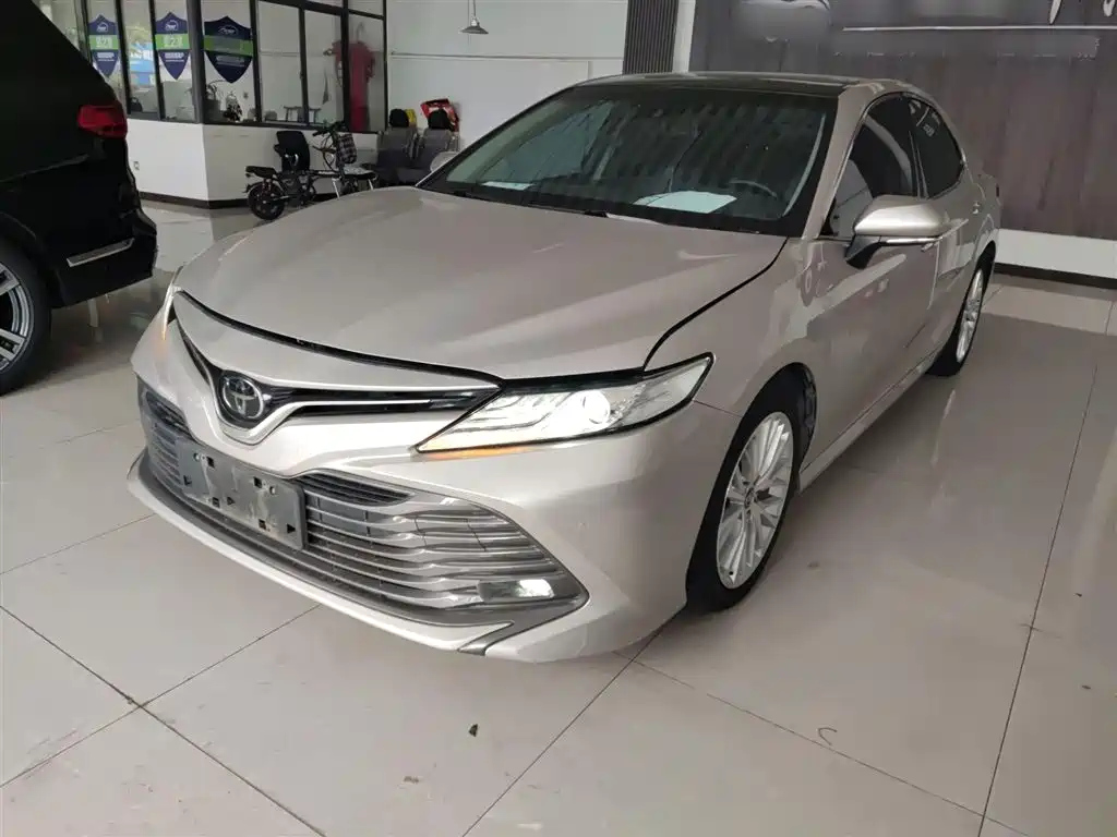 TOYOTA CAMRY 2019