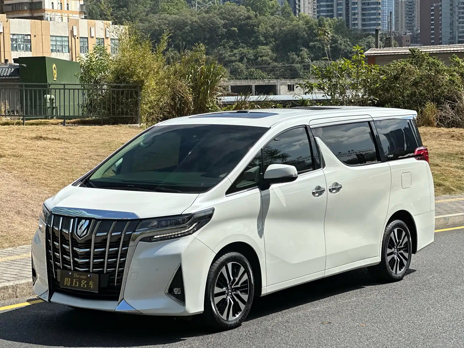 TOYOTA ALPHARD 2018
