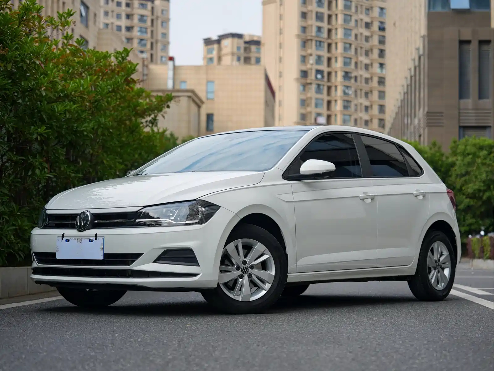 VOLKSWAGEN POLO