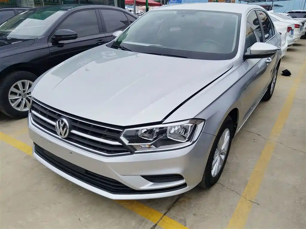 VOLKSWAGEN BORA 2018