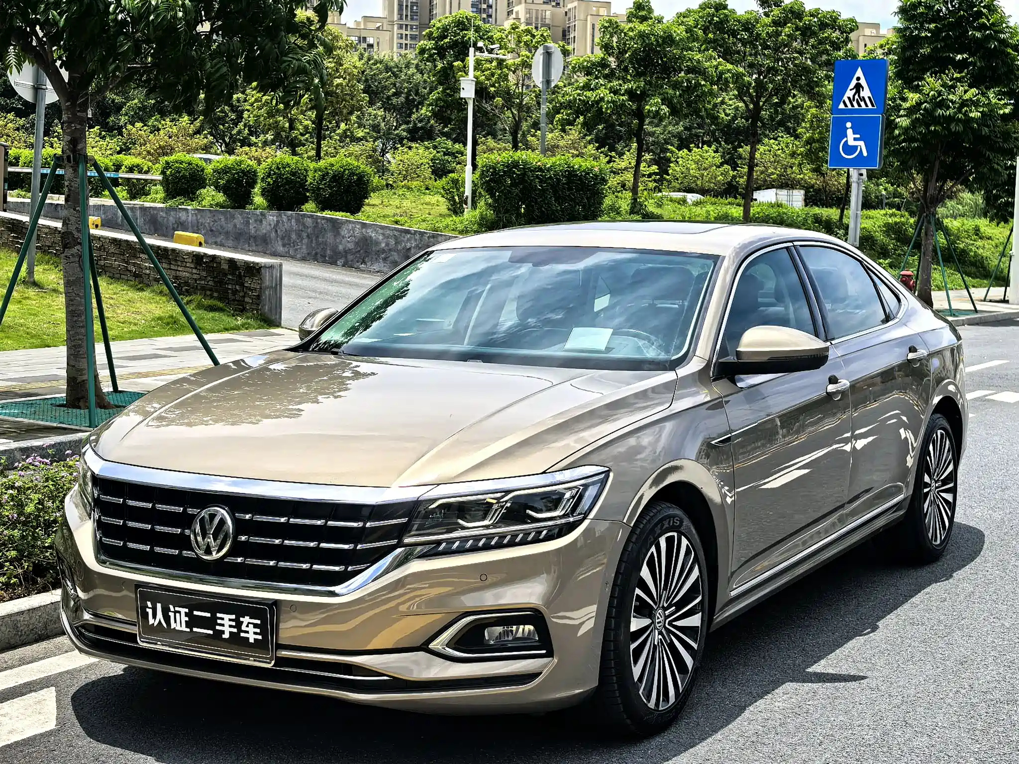 VOLKSWAGEN PASSAT 2019