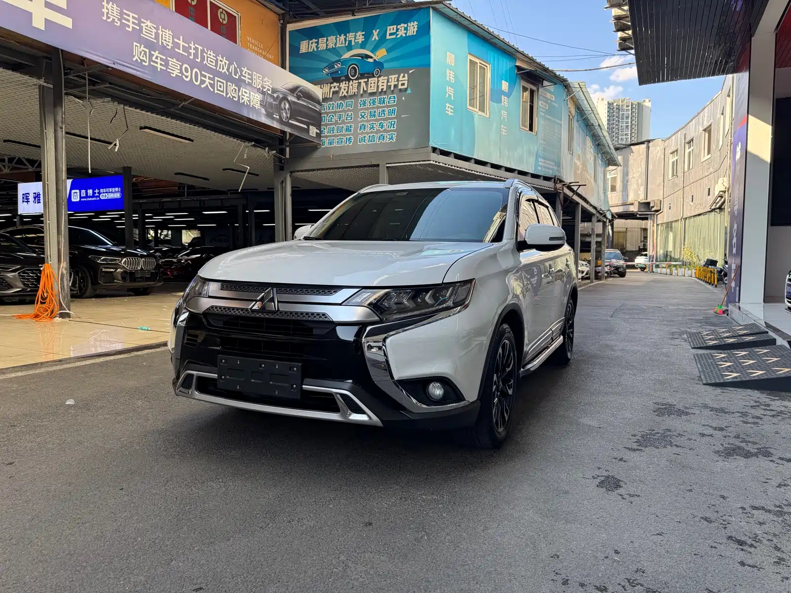 MITSUBISHI OUTLANDER 2019
