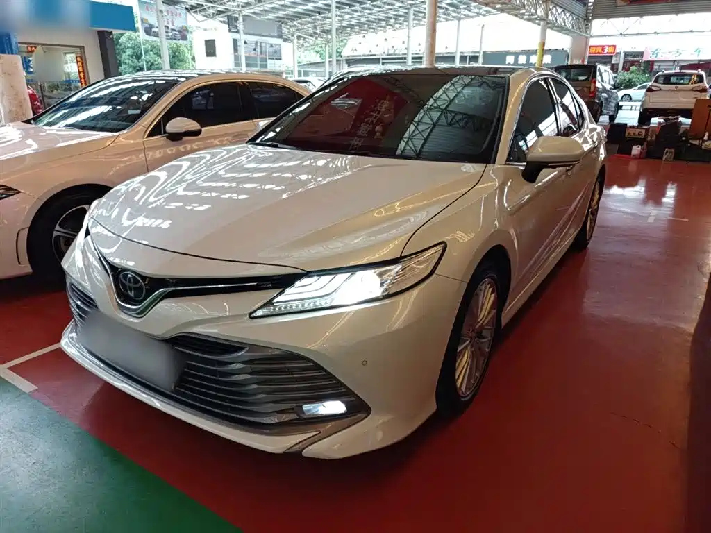 TOYOTA CAMRY 2019