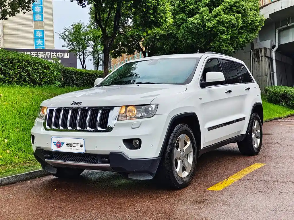 JEEP GRAND CHEROKEE IMPORT 2013