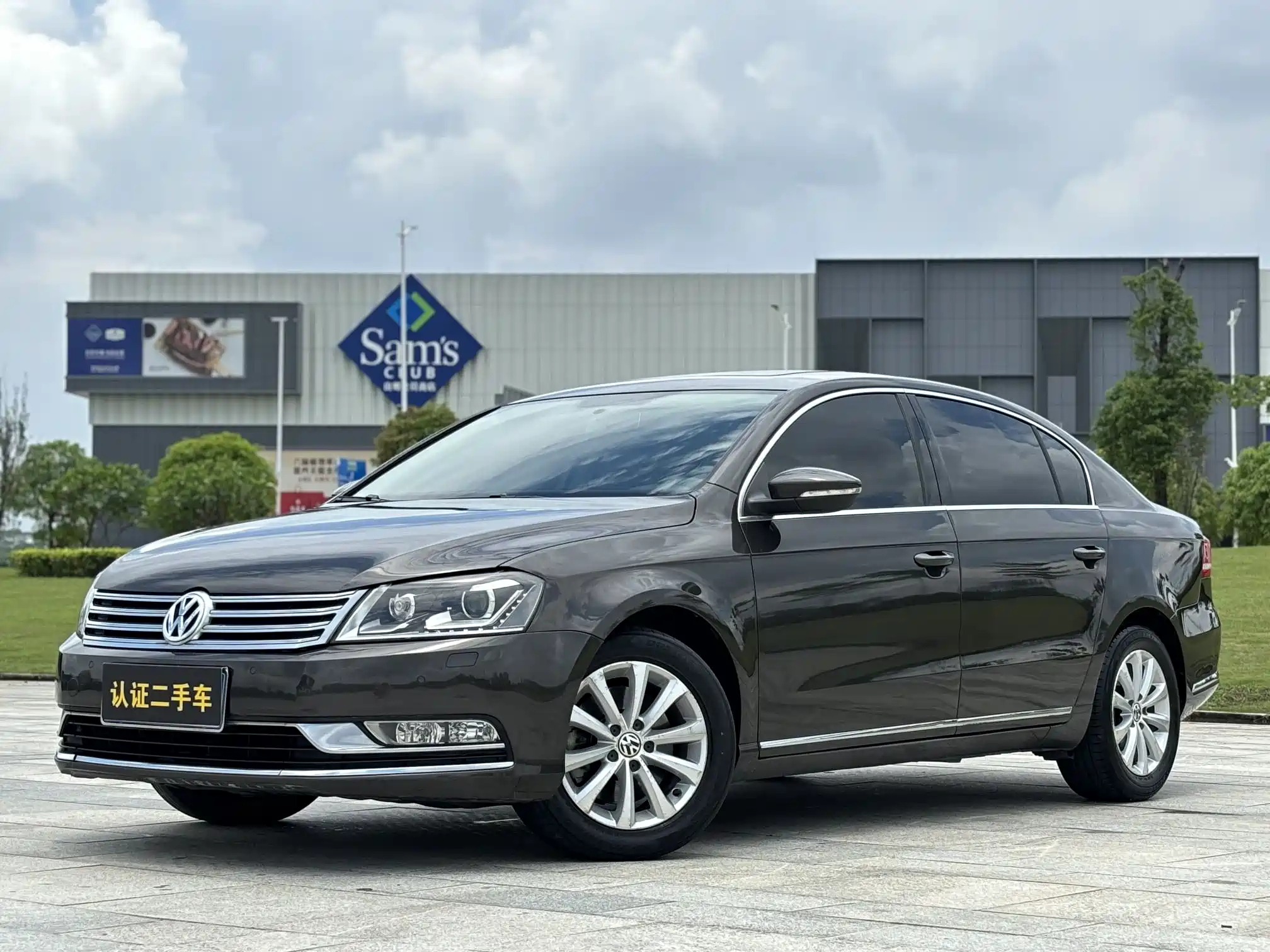 VOLKSWAGEN MAGOTAN 2015