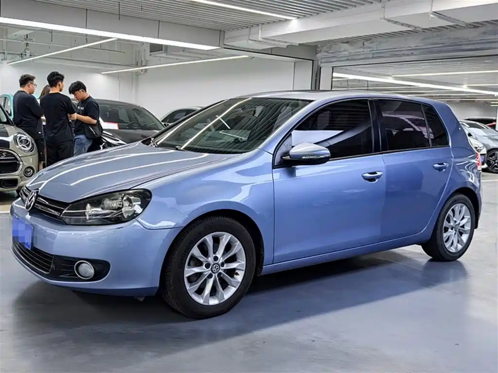 VOLKSWAGEN GOLF