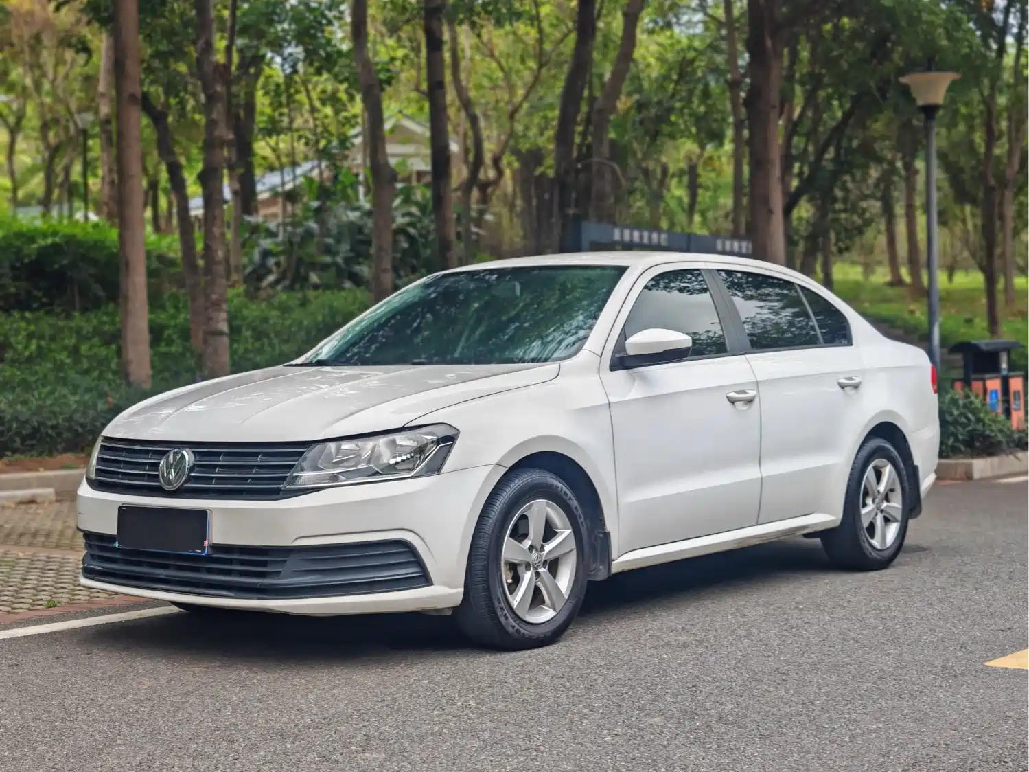 VOLKSWAGEN LAVIDA 2015