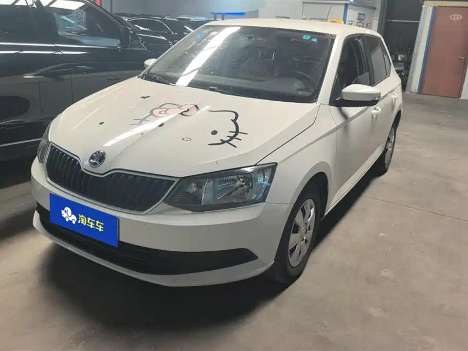 SKODA FASCIA 2015