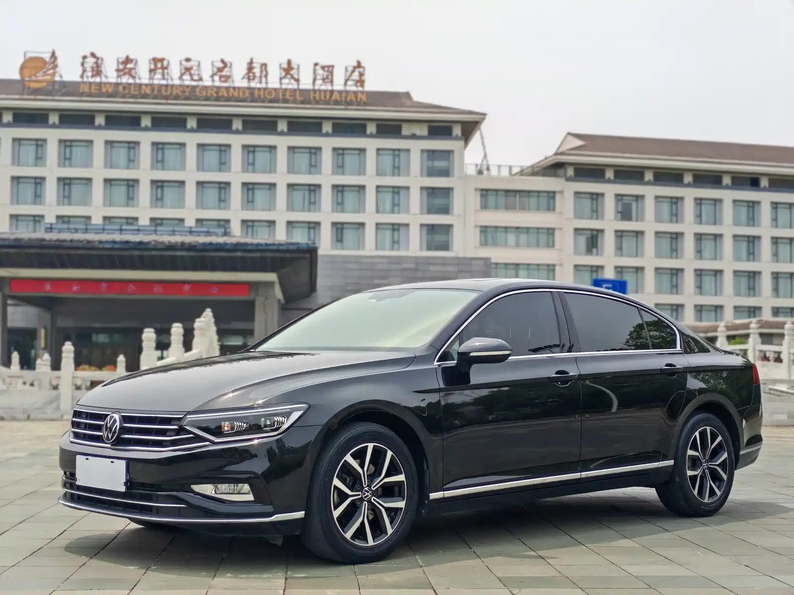 VOLKSWAGEN MAGOTAN 2020