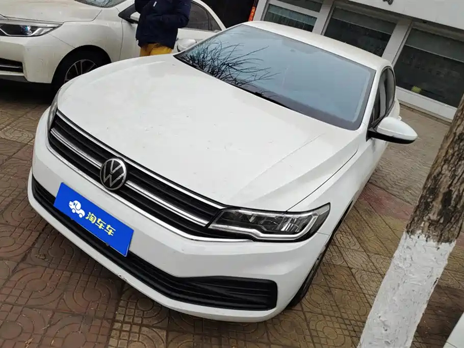 VOLKSWAGEN BORA 2021