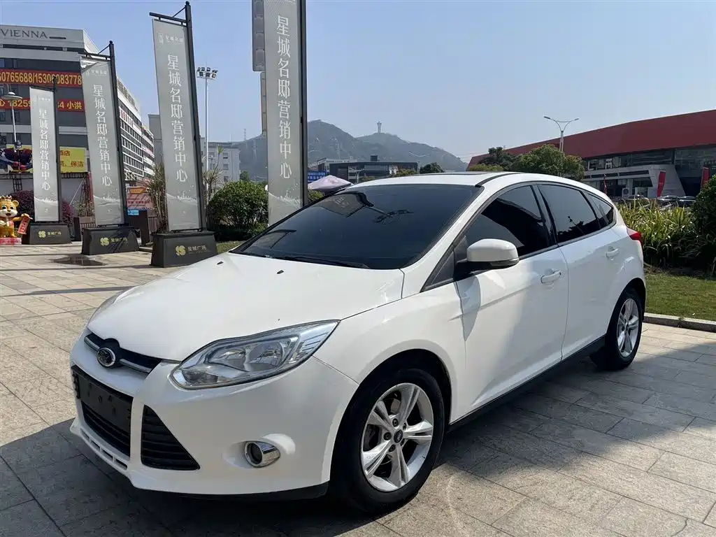 FORD FOCUS 2012