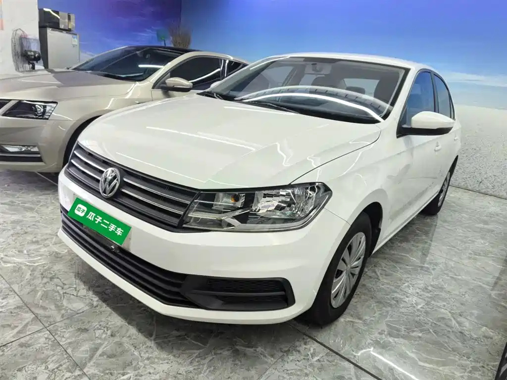 VOLKSWAGEN SANTANA