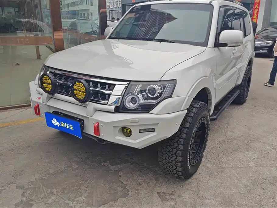 MITSUBISHI PAJERO IMPORT 2012