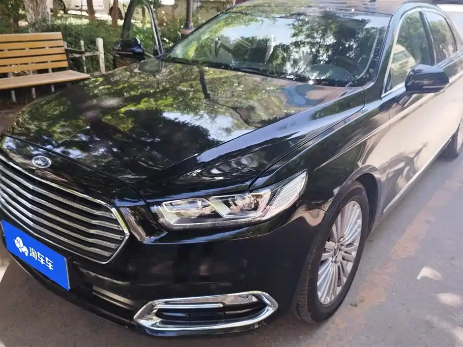 FORD TAURUS 2017