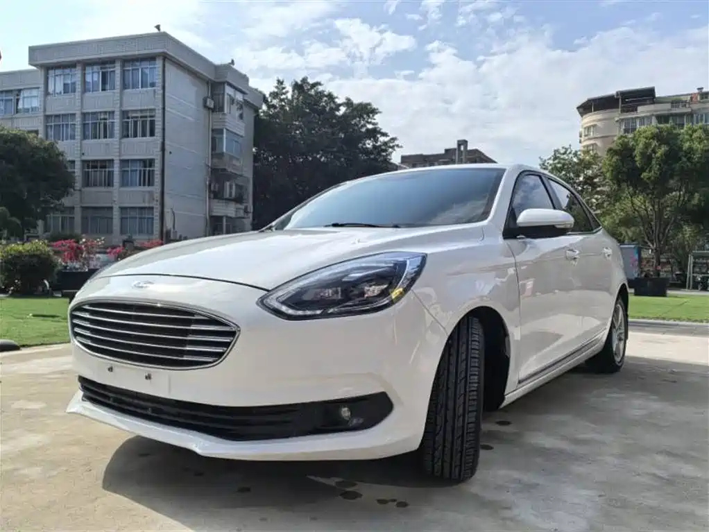 FORD ESCORT 2019