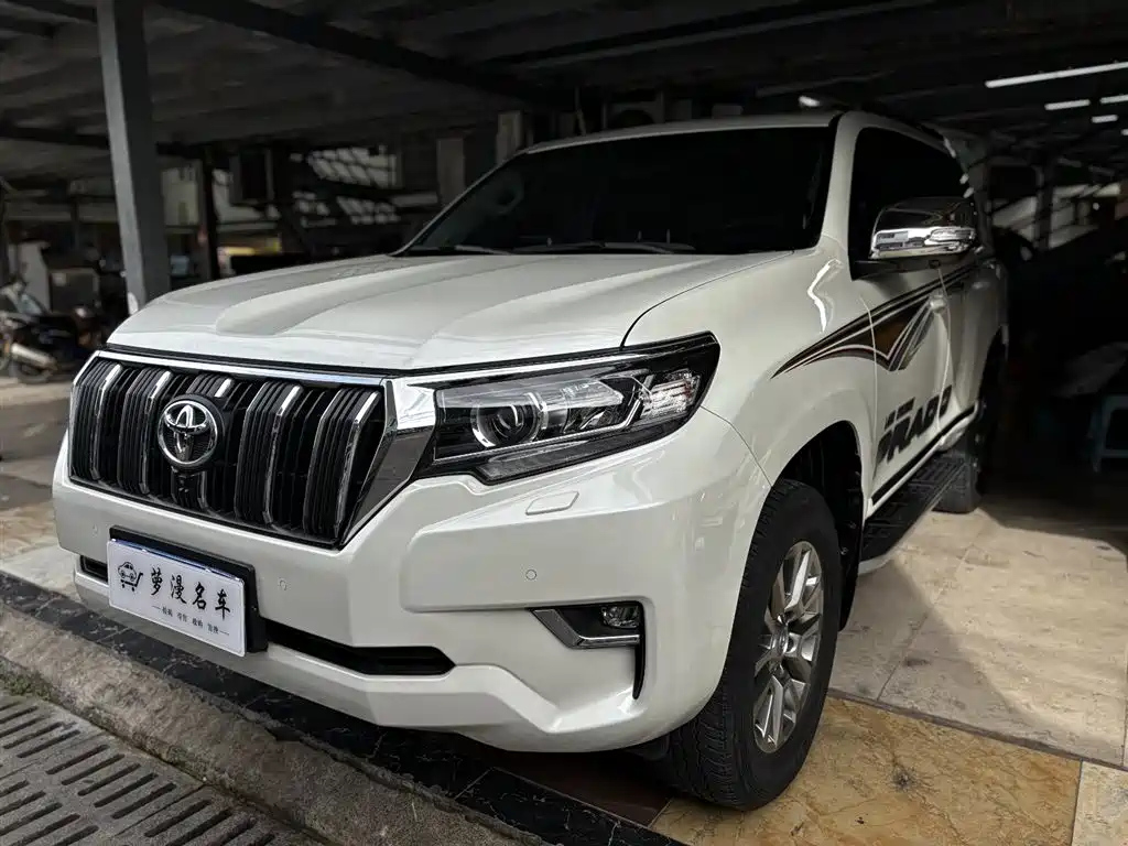 TOYOTA PRADO 2018