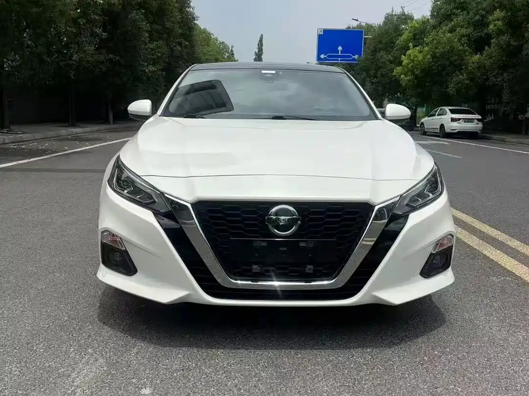NISSAN TEANA 2019