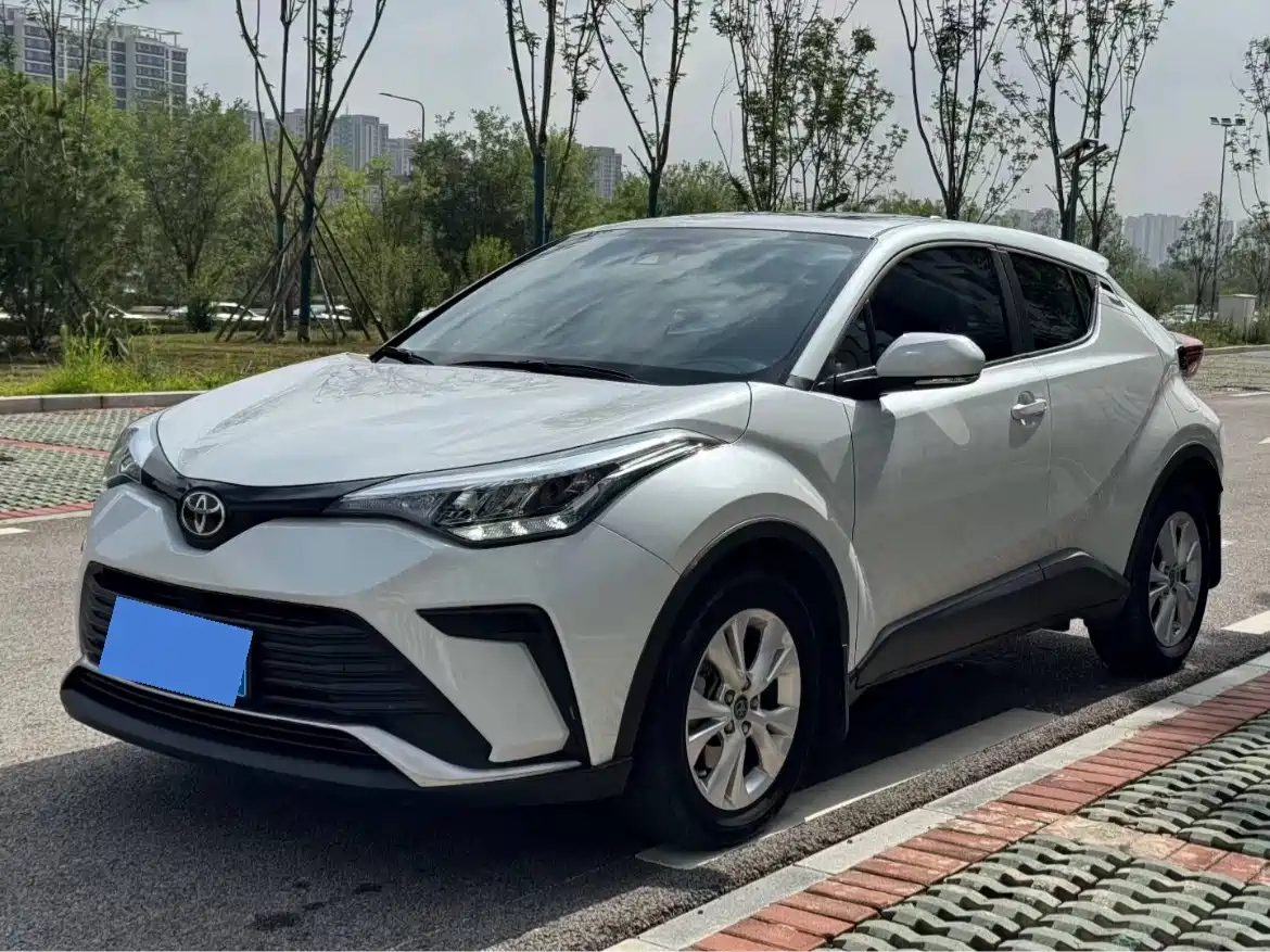 TOYOTA IZOA 2022