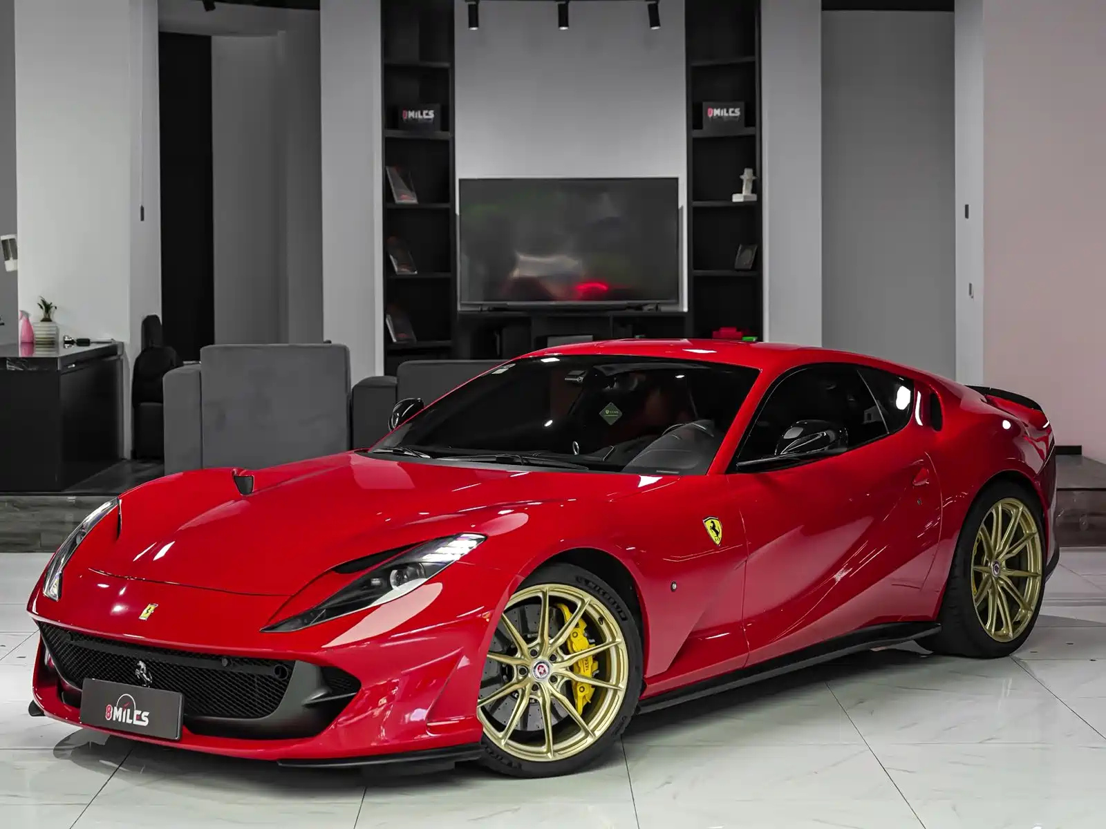 FERRARI 812