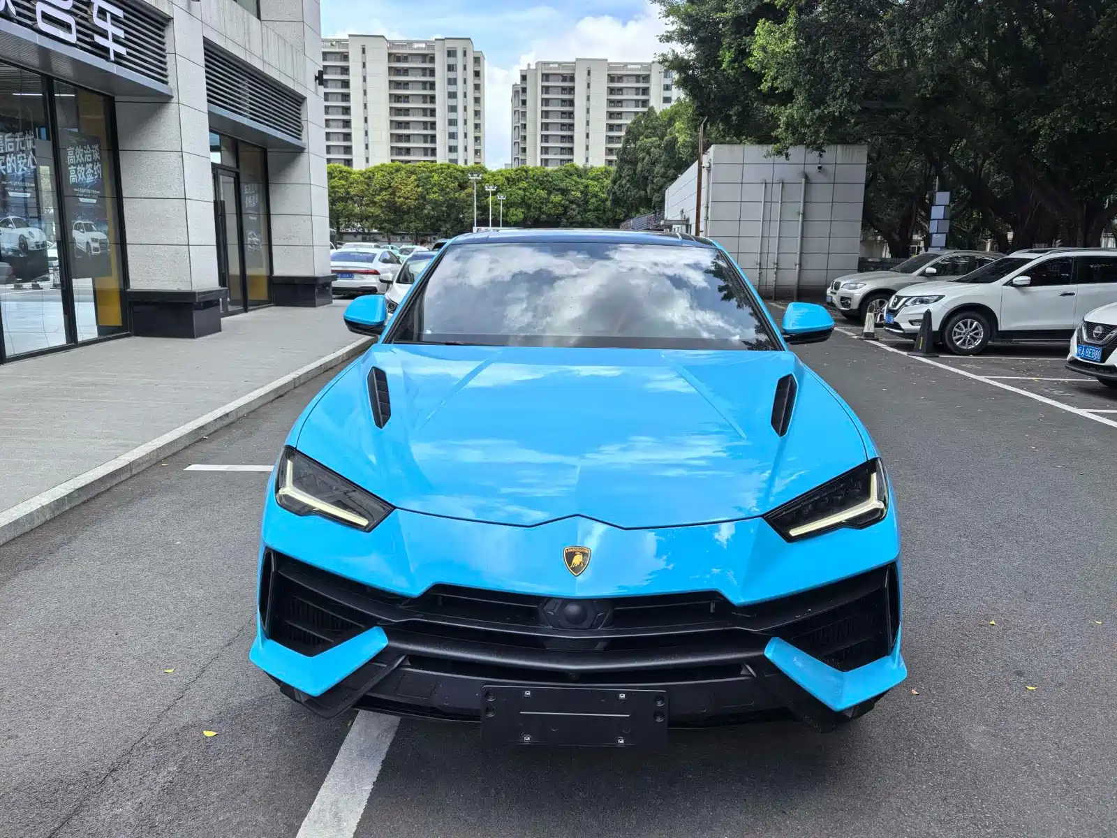 LAMBORGHINI URUS 2023