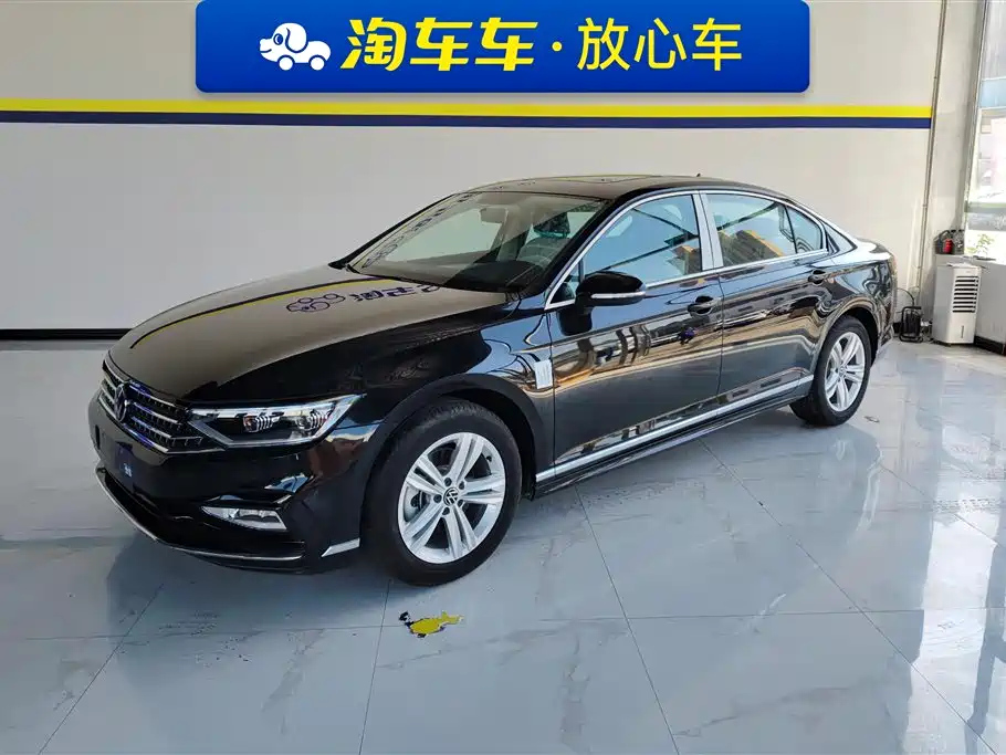 VOLKSWAGEN MAGOTAN 2023