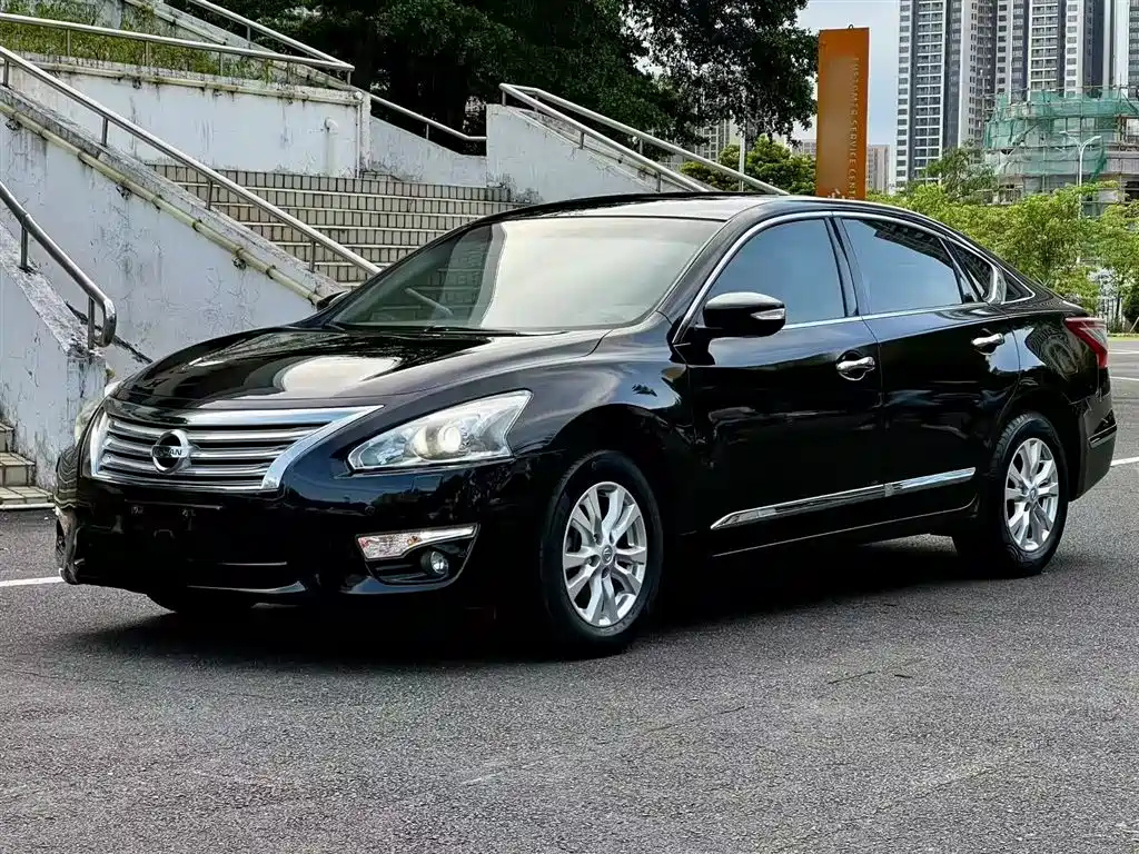 NISSAN TEANA 2013