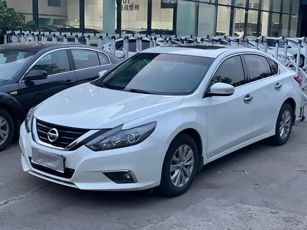 NISSAN TEANA 2016