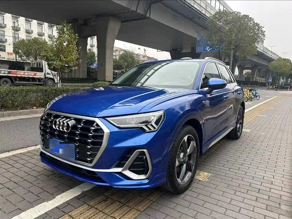 AUDI Q3 2019
