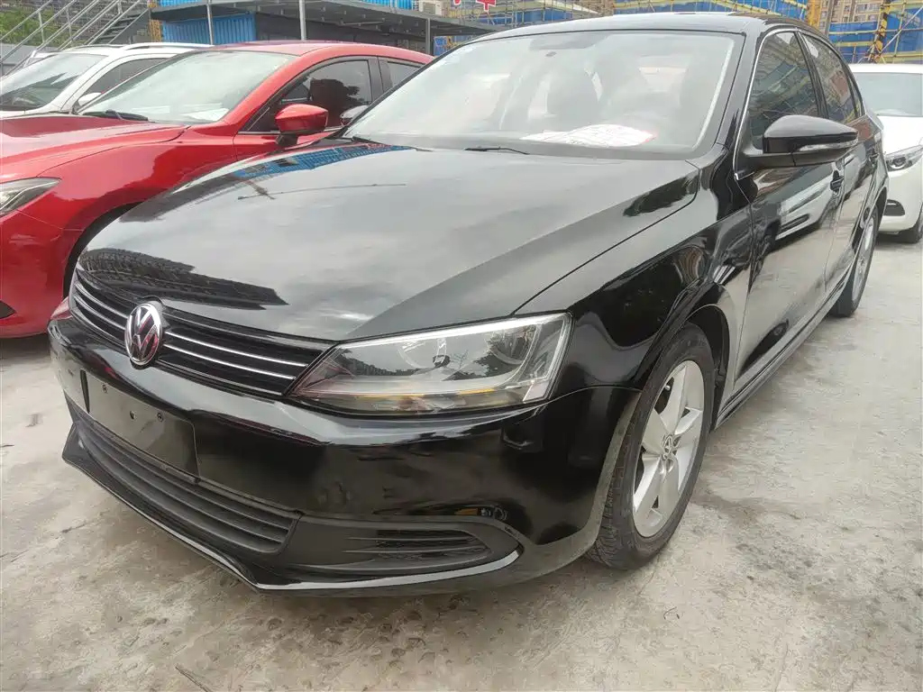 VOLKSWAGEN SAGITAR 2012