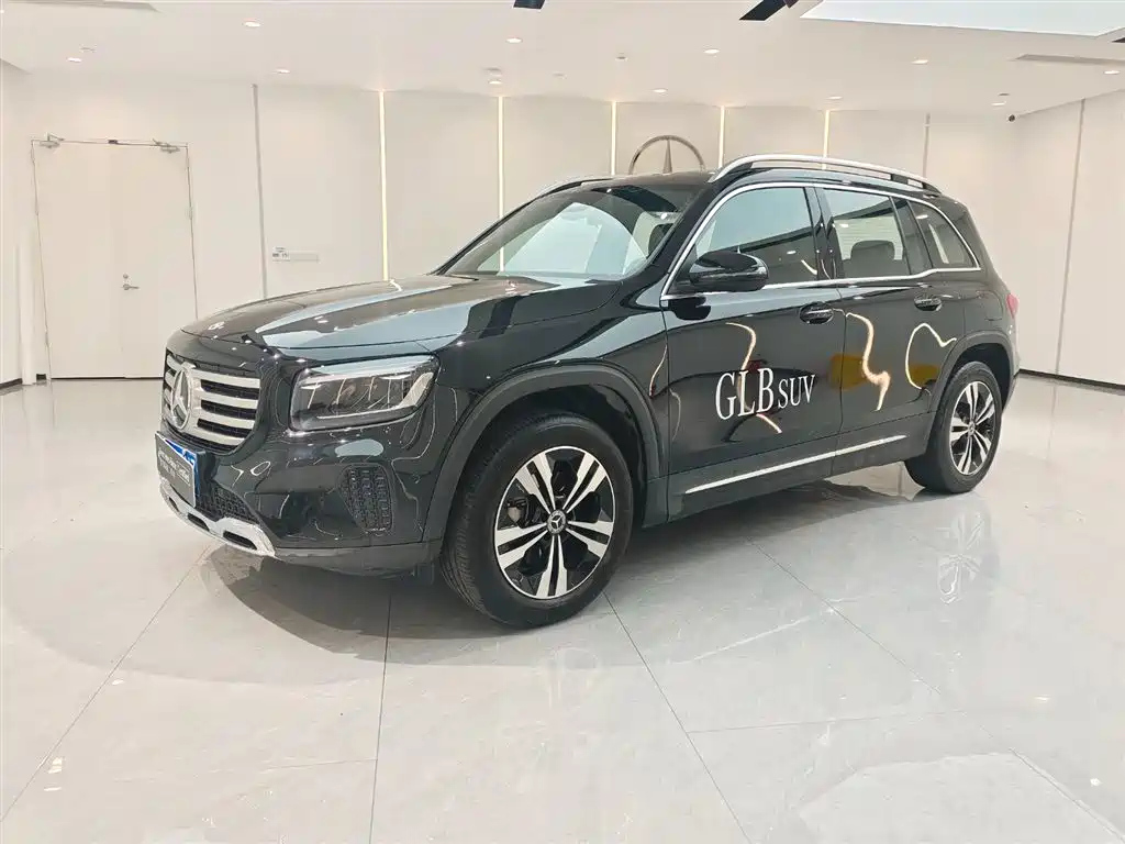 MERCEDES BENZ GLB 2024