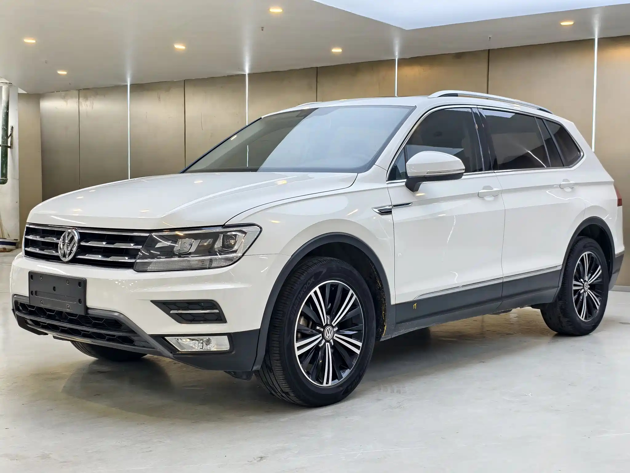 VOLKSWAGEN TIGUAN L 2019