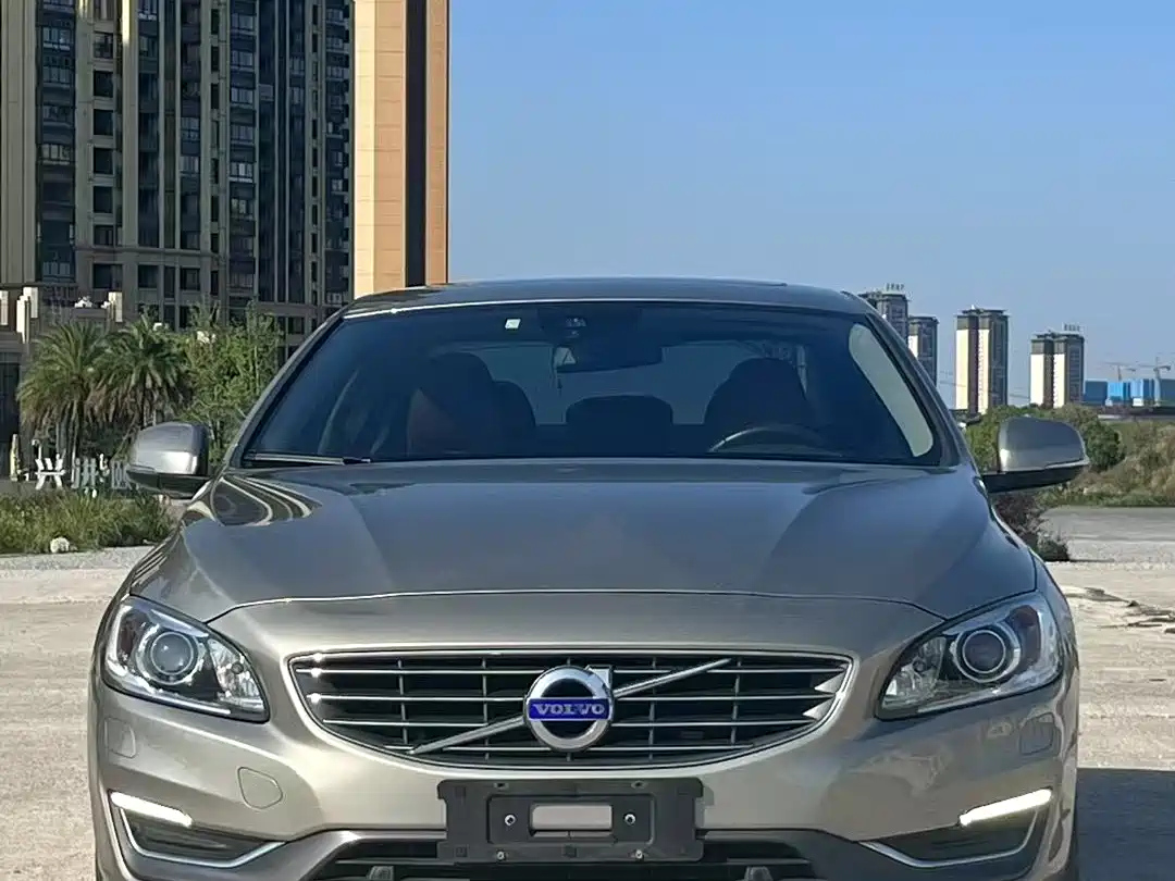 VOLVO S60 2016